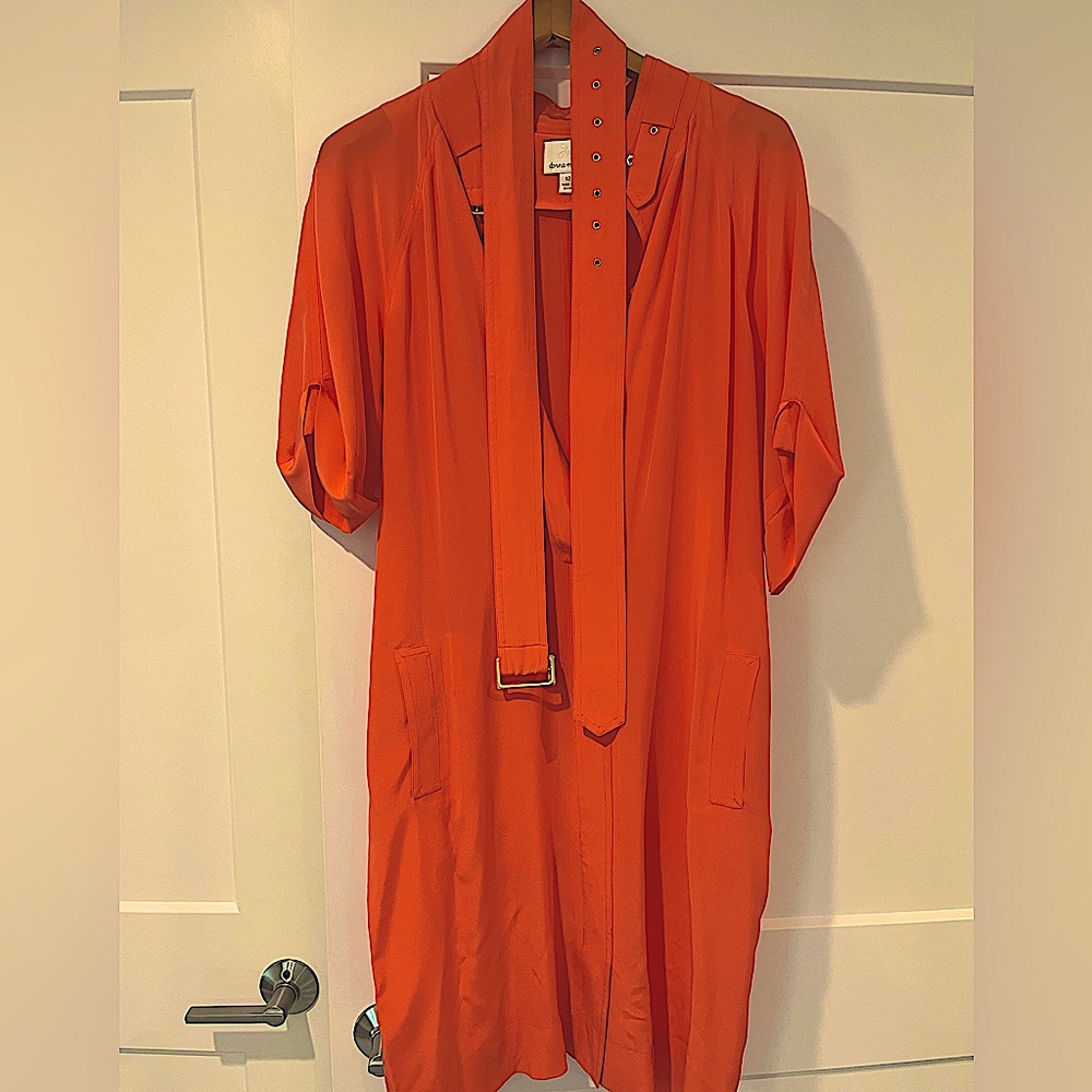 Donna Morgan 100% silk dress - light peach/orange color